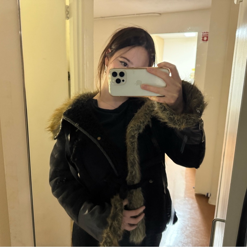 Y2k Gyaru style faux fur coat
